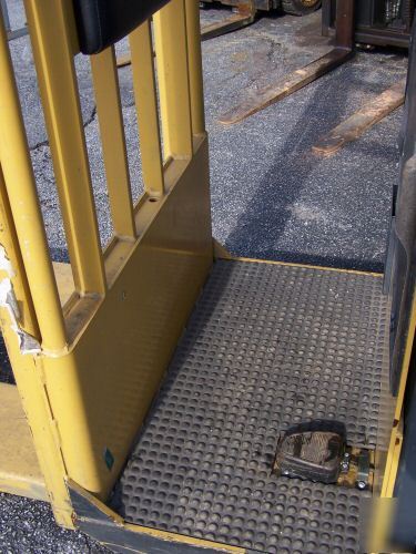 2002 caterpillar pallet jack 6,000 lb cap 24 volt