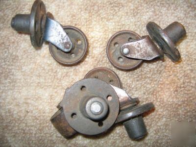 Set of 4 old vintage heavy duty iron casters antique