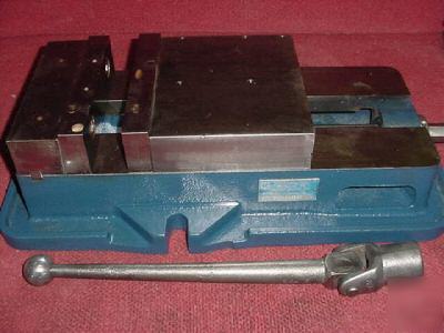 Kurt d-80 series milling machine vise, great condition