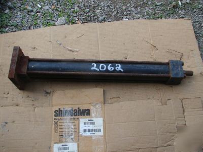 One parker hydraulic cylinder 2 1/2