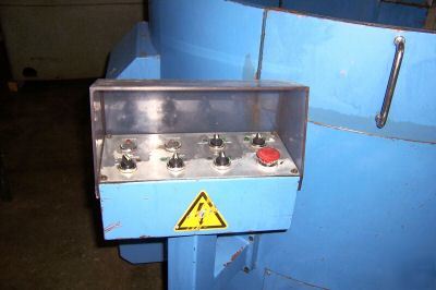 Mazak vqc 15/40 4TH axis with indexers