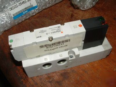 Smc 5-way solenoid valve pneumatic air VQ4201-5 3/8