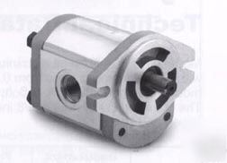 Hydraulic gear pump .97 cubic inch displacement