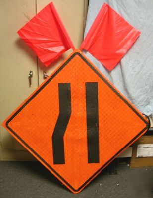 Roll up road sign merge transition right 36