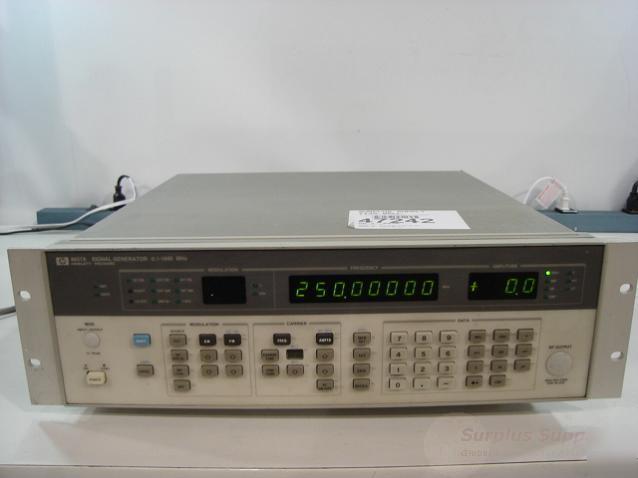 Hp 8657A signal generator 100 khz - 1040 mhz opt 002