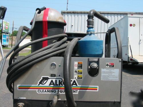 Fury 2400 xl vacuum system pressure washes & recovers 