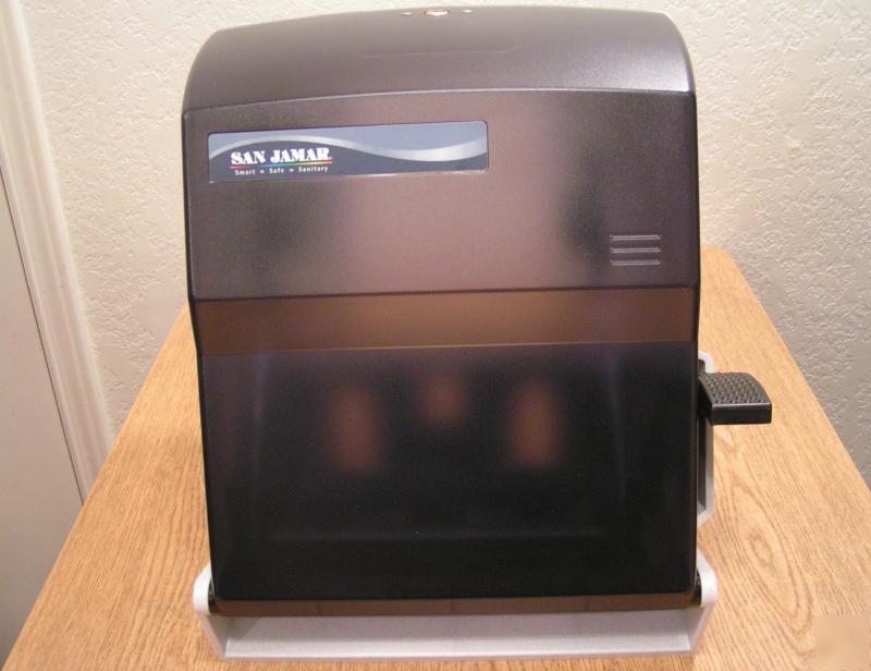 New 2 - san jamar lever style paper towel dispenser 