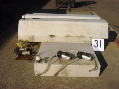 Â lot of plastic spray tanks 