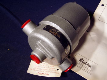 New robert shaw conductivity switch 352-A2 robertshaw