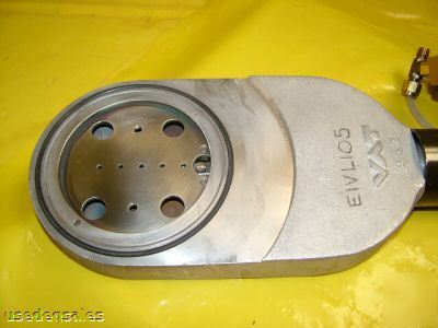 Vat vacuum pneumatic gate valve 08040-FA44