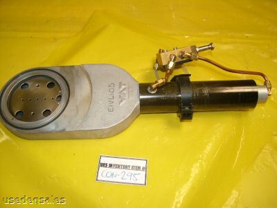 Vat vacuum pneumatic gate valve 08040-FA44