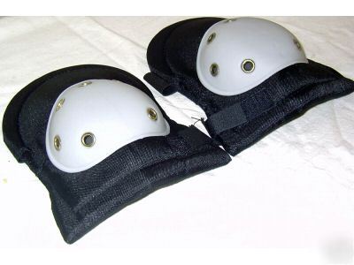 New pair of professional quality knee pads 