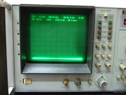 Hp 8569B spectrum analyzer 10 mhz to 22 ghz tested 