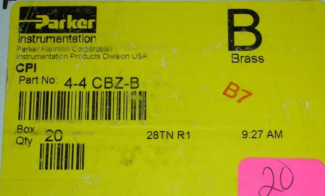 New parker brass fitting 4-4CBZ-b 90DEG 1/4