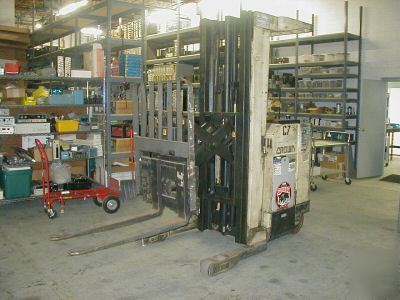 Crown electric reach forklift w/ sideshifter